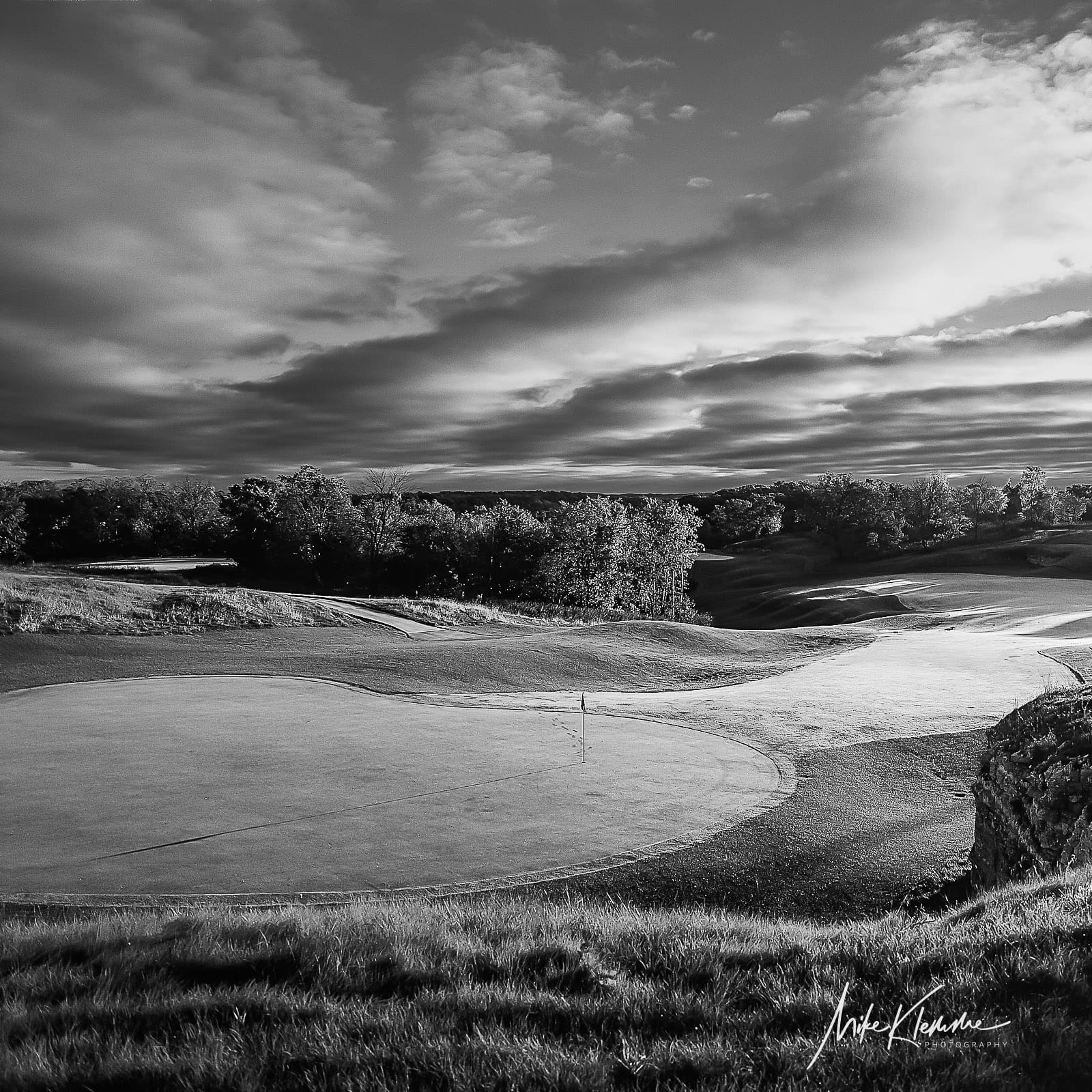 The General at Eagle Ridge Black and White Golf Wall Art | Monochrome Collection
